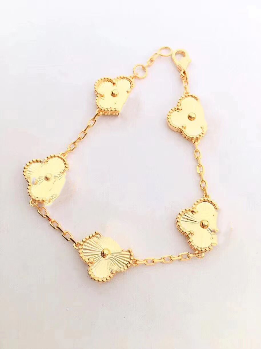 Van Clover bracelet designer four leaf clover bracelet fashion charm 18ct gold branded ladies wedding party jewellery
Van Clover bracelet designer four leaf clover bracelet fashion charm 18ct gold branded ladies wedding party jewellery