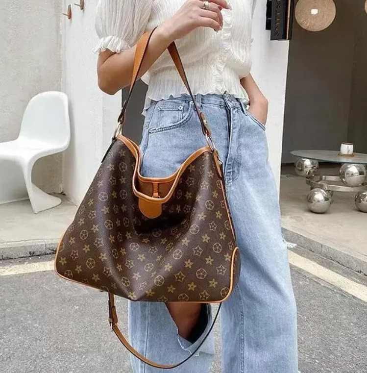 Luxury Designer Bag Cross Body Design Classic Printing Flowers Shoulder Handbag With Large Capacity And Open Design, Yellow
Luxury Designer Bag Cross Body Design Classic Printing Flowers Shoulder Handbag With Large Capacity And Open Design, Yellow