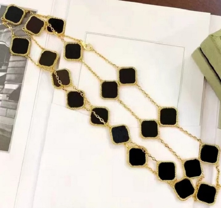 100% S925 Silver Designer Pendants Necklace Four Leaf Clover Necklaces 20 Motifs Flowers Long Chain Fashion Classic Grass Necklaces Vintage Women Jewelry Lucky Gift
100% S925 Silver Designer Pendants Necklace Four Leaf Clover Necklaces 20 Motifs Flowers Long Chain Fashion Classic Grass Necklaces Vintage Women Jewelry Lucky Gift