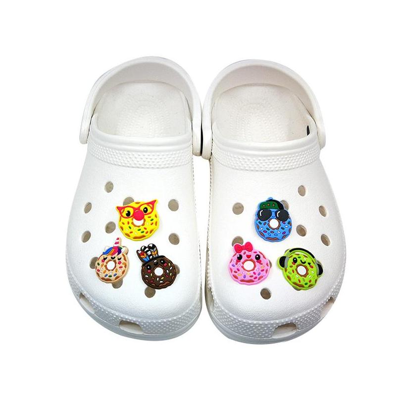 Shoe Parts Accessories Moq 100Plogcs Lovely Donut Cartoon Clog Charms Buckles 2D Soft Rubber Buttons Charm Decorations Fit Dhhmb