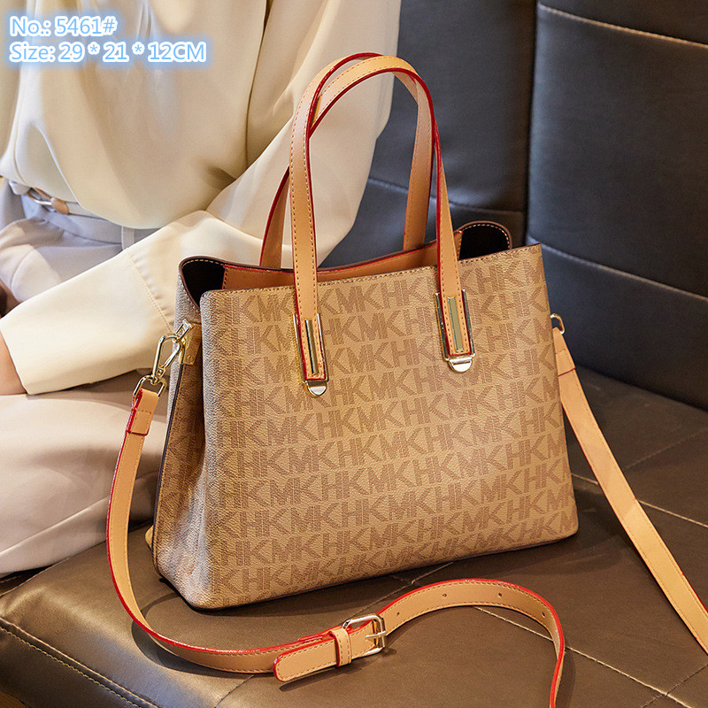 Wholesale factory ladies shoulder bags 2 color elegant temperament printing tote bag personality large capacity three-layer interlayer letters fashion handbag, Coffee-5461#
Wholesale factory ladies shoulder bags 2 color elegant temperament printing tote bag personality large capacity three-layer interlayer letters fashion handbag, Coffee-5461#