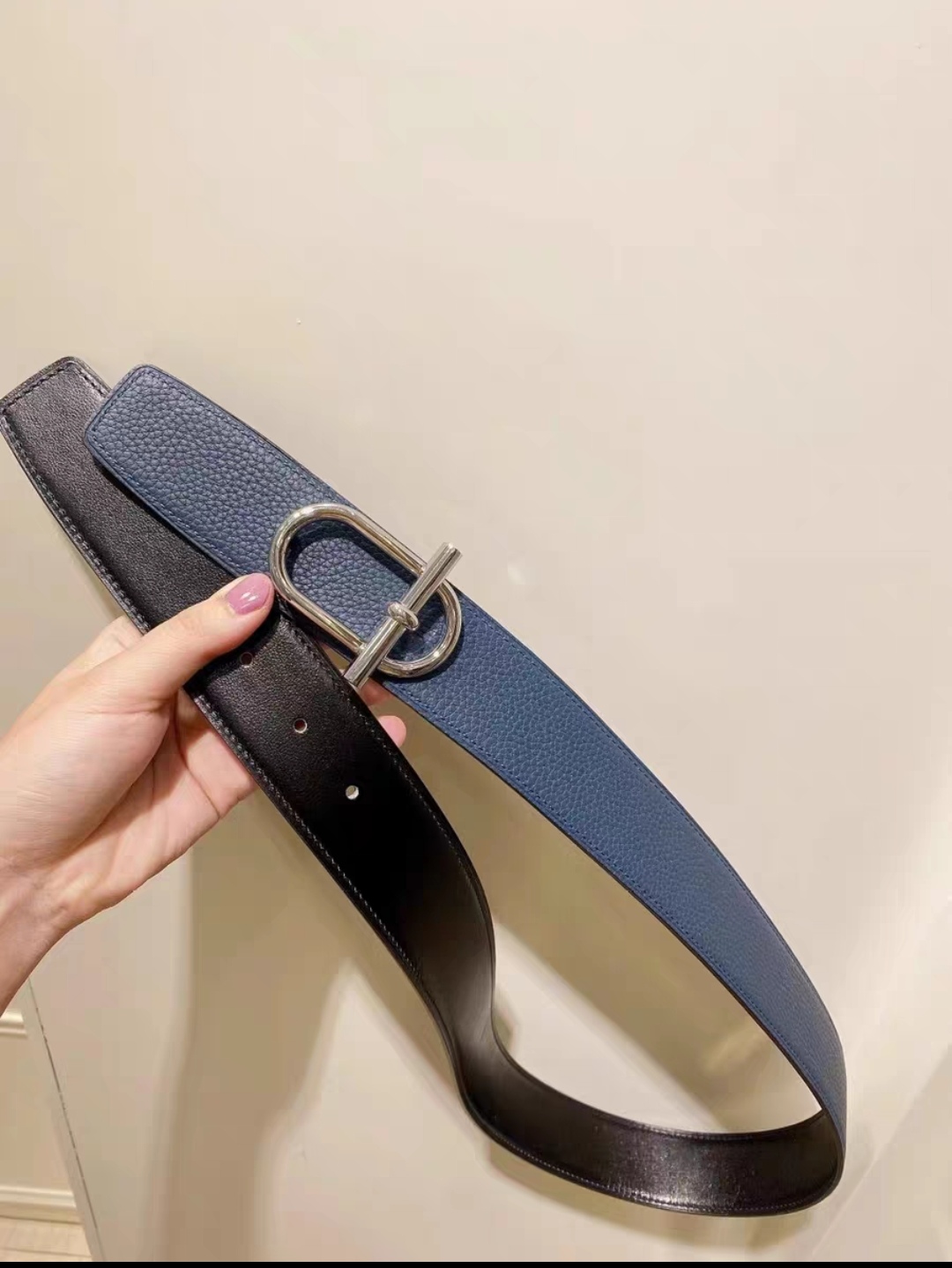 Top H TOGO leather belts for mens and womens designer luxury letter buckle belt Fashionable men charm decoration38 mm HT0038, Customize
Top H TOGO leather belts for mens and womens designer luxury letter buckle belt Fashionable men charm decoration38 mm HT0038, Customize