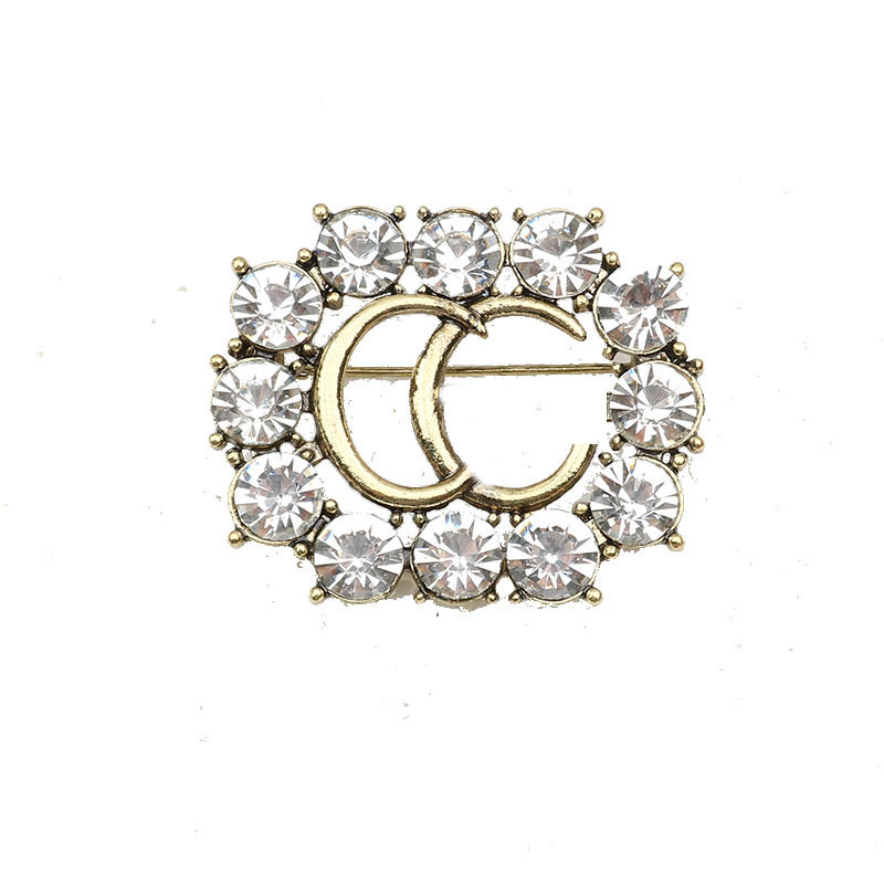 Brooch Pearl Women Vintage Designer Brand Double G-Letter Rhinestone Crystal Metal Broochs Suit Laple Pin Fashion Jewelry Accessories Gifts
Brooch Pearl Women Vintage Designer Brand Double G-Letter Rhinestone Crystal Metal Broochs Suit Laple Pin Fashion Jewelry Accessories Gifts