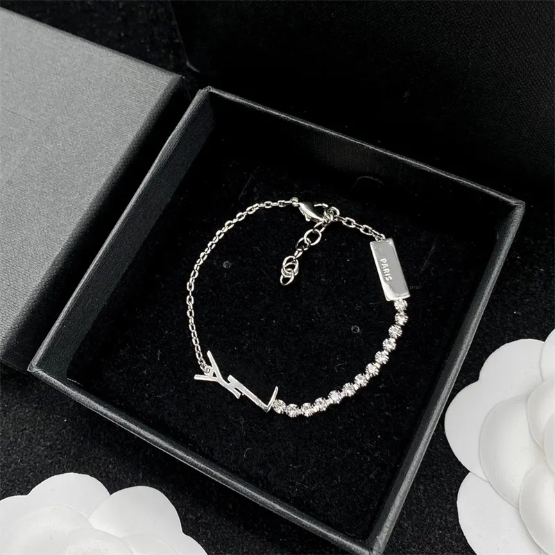 Designer Womens Chain Bracelet Jewelry Gold Pendant Mens Silver Diamond Bracelet For Women Luxury Fashion Golden Chin Bracelets 222994643
Designer Womens Chain Bracelet Jewelry Gold Pendant Mens Silver Diamond Bracelet For Women Luxury Fashion Golden Chin Bracelets 222994643