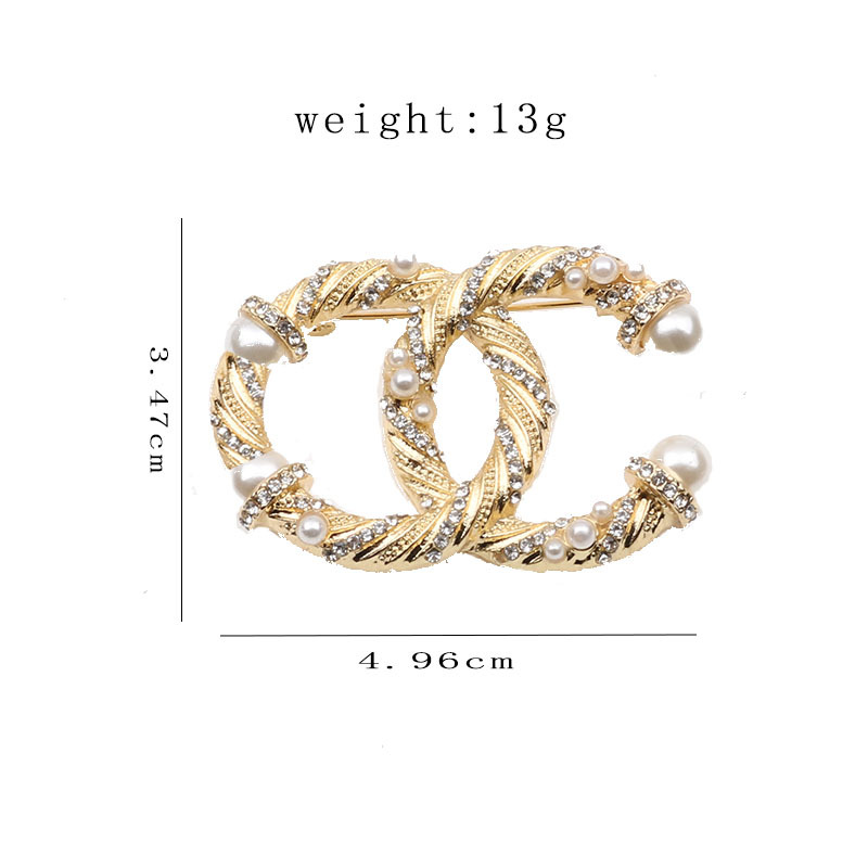 Famous Brooch Design Gold Silver Letter Luxurys Desinger Women Rhinestone Pearl Letters Brooches Suit Pin Fashion Jewelry Clothing Decoration Accessories Gifts
Famous Brooch Design Gold Silver Letter Luxurys Desinger Women Rhinestone Pearl Letters Brooches Suit Pin Fashion Jewelry Clothing Decoration Accessories Gifts