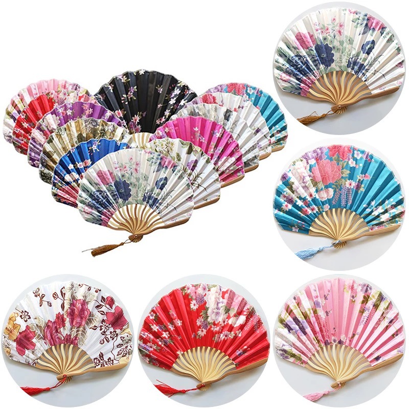 Chinese Style Hand Held Fans Personalized Pattern Silk Bamboo Folding Fans Handheld Wedding Hand Fan
Chinese Style Hand Held Fans Personalized Pattern Silk Bamboo Folding Fans Handheld Wedding Hand Fan