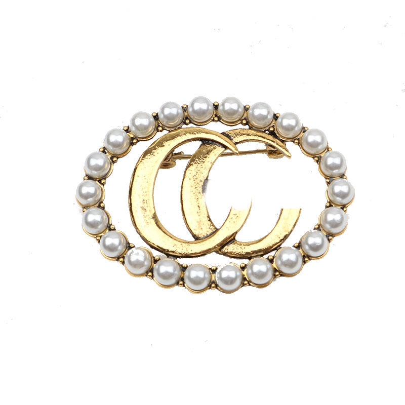 

Luxury Brand Designer Letter Pins Brooches Famous Women Gold Silver Crysatl Pearl Rhinestone Cape Buckle Brooch Suit Pin Wedding Party Jewerlry Accessories Gifts
