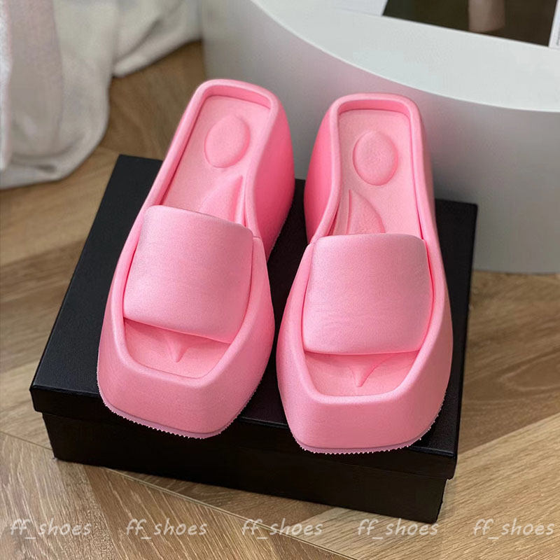 Wedge Nylon Slippers Slides Women 2023 Beach Designer Thick Soled Slipper Sandals Black Blue Pink Increase Shoes Fashion Counter Quality 10cm High Eur Size 36-41
Wedge Nylon Slippers Slides Women 2023 Beach Designer Thick Soled Slipper Sandals Black Blue Pink Increase Shoes Fashion Counter Quality 10cm High Eur Size 36-41