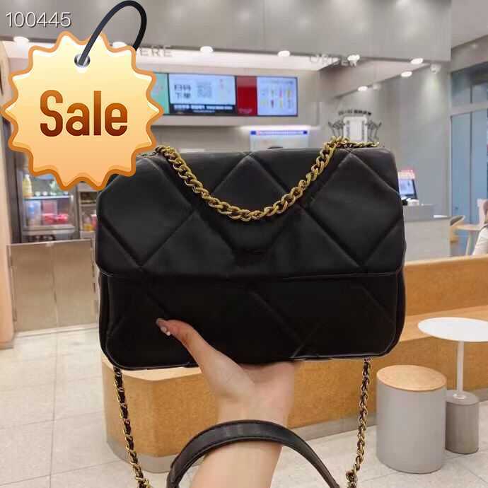 Brand Designer Hand Bill Shoulder Bag Women's New Fashion Brand Retro Texture Soft Leather Diamond Chain Envelope Package Gift Box Factory Direct Sale, Size 28x20x9cm
Brand Designer Hand Bill Shoulder Bag Women's New Fashion Brand Retro Texture Soft Leather Diamond Chain Envelope Package Gift Box Factory Direct Sale, Size 28x20x9cm