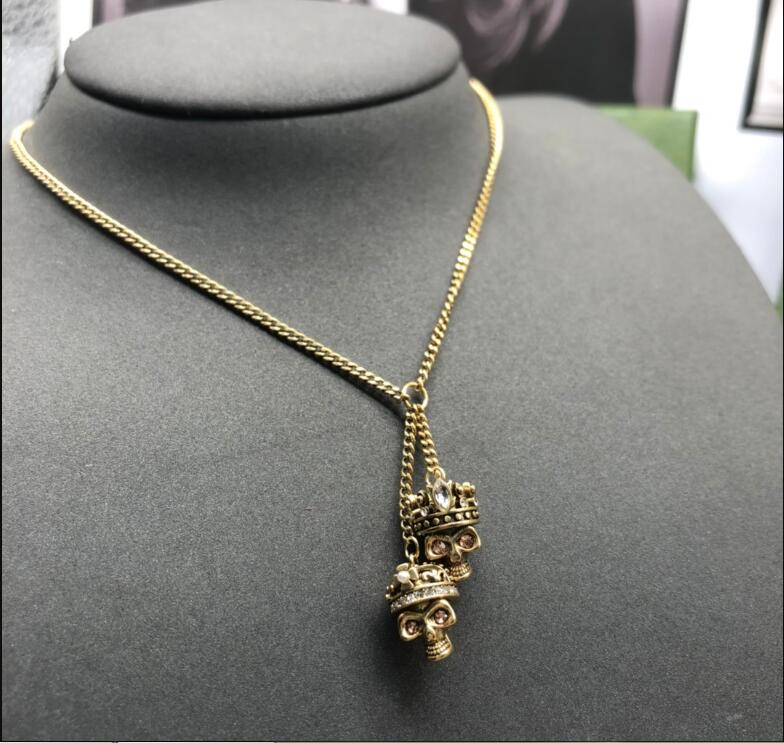 Proud personality Double Skull pendant Necklace Vintage Hiphop Rock Punk Skeleton Heads bone Chain Necklaces Men Women Designer Jewelry Gifts MCQ97
Proud personality Double Skull pendant Necklace Vintage Hiphop Rock Punk Skeleton Heads bone Chain Necklaces Men Women Designer Jewelry Gifts MCQ97