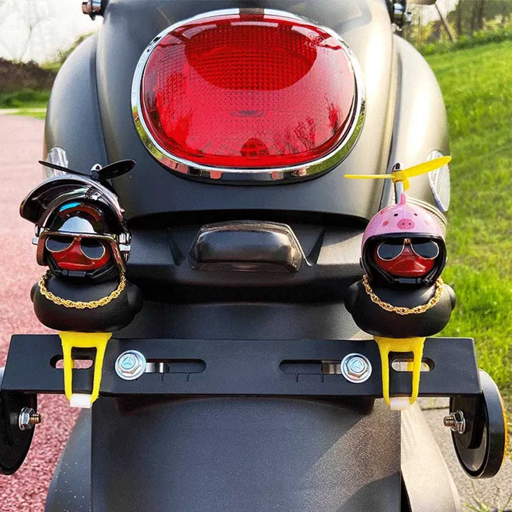 Interior Decorations Duck in the Car Interior Decoration Yellow Duck with Helmet for Bike Motor Without Lights Duck In The Car Accessories T221215