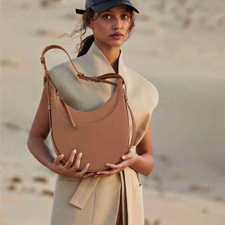 Polene Numero Dix Half-Moon bag Crescent Moon Armpit Leather Designer Bag Female Spring and Summer Fashion French Minority, Bordeaux small red litchi peel
Polene Numero Dix Half-Moon bag Crescent Moon Armpit Leather Designer Bag Female Spring and Summer Fashion French Minority, Bordeaux small red litchi peel