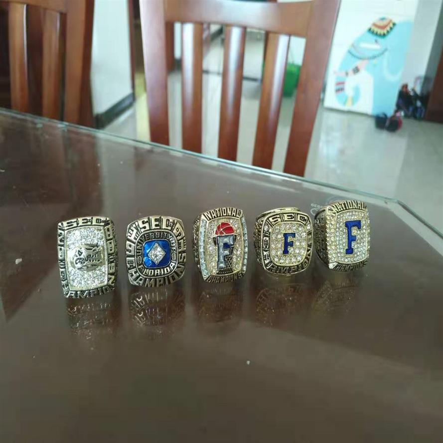 5PCS University of Florida Gators MEN'S CHAMPIONSHIP RING SET SPORTS JEWELRY FANS SET NCAA RING Alloy Man Diamond Letter2884
5PCS University of Florida Gators MEN'S CHAMPIONSHIP RING SET SPORTS JEWELRY FANS SET NCAA RING Alloy Man Diamond Letter2884