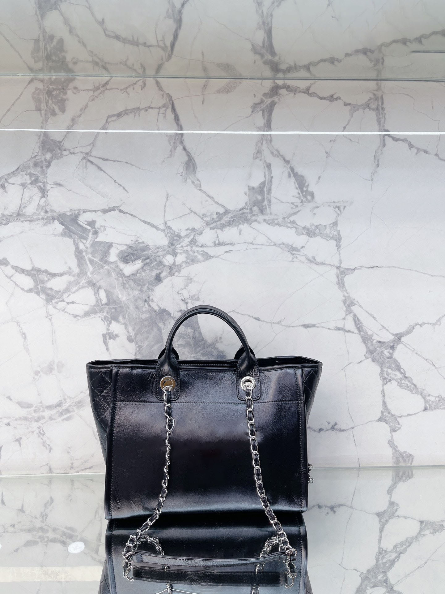 2023 Winter Designer bags Purse Tote Beach Bag Handbag Leather Women Shopping bag Single shoulder cross-body black fashion trend Totes Crossbody
2023 Winter Designer bags Purse Tote Beach Bag Handbag Leather Women Shopping bag Single shoulder cross-body black fashion trend Totes Crossbody