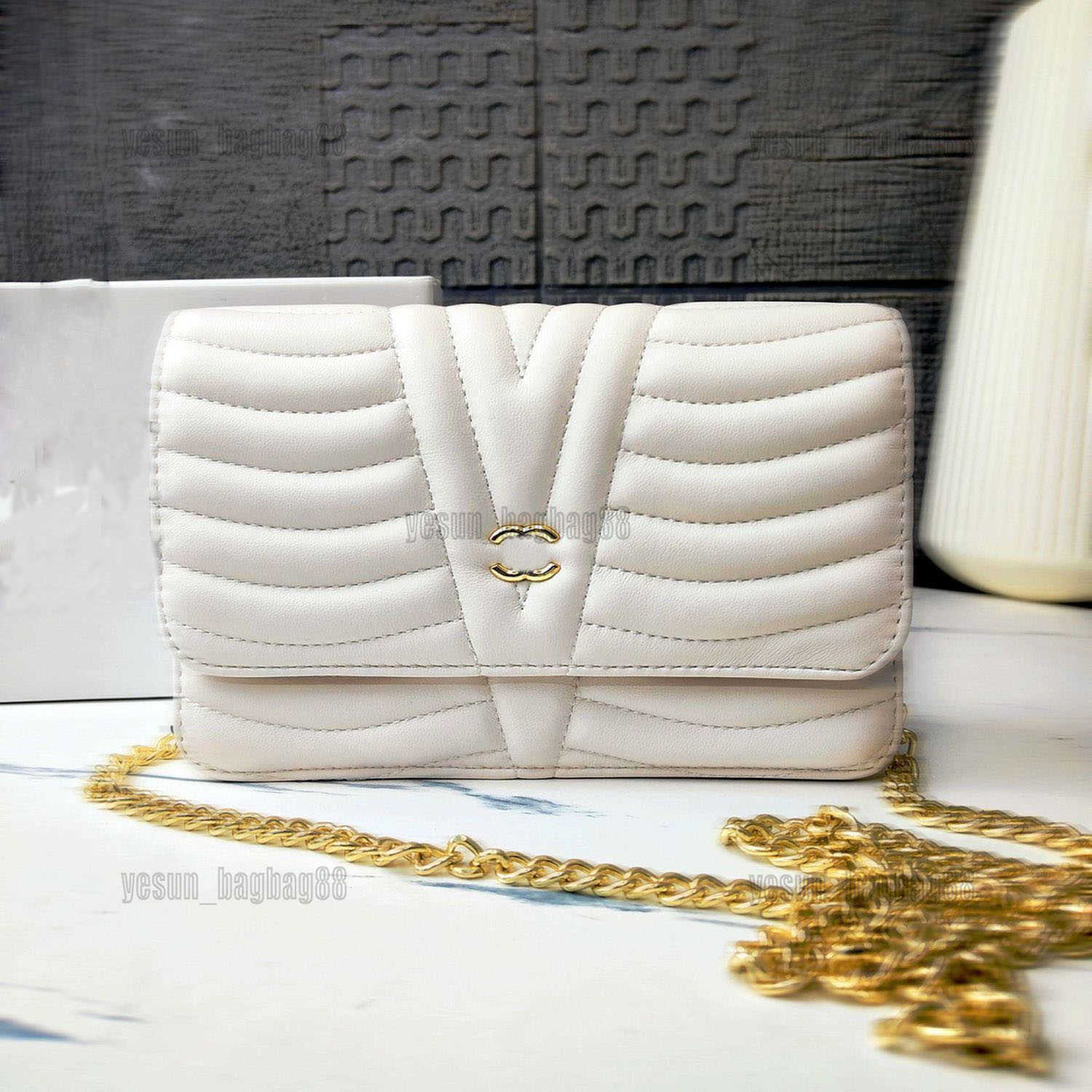 Luxury Designer Handbag Channel Classic Fold Tote Bags Female High-capacity Crossbody Bag Shoulder Lady Wallet Messenger Handbag
Luxury Designer Handbag Channel Classic Fold Tote Bags Female High-capacity Crossbody Bag Shoulder Lady Wallet Messenger Handbag