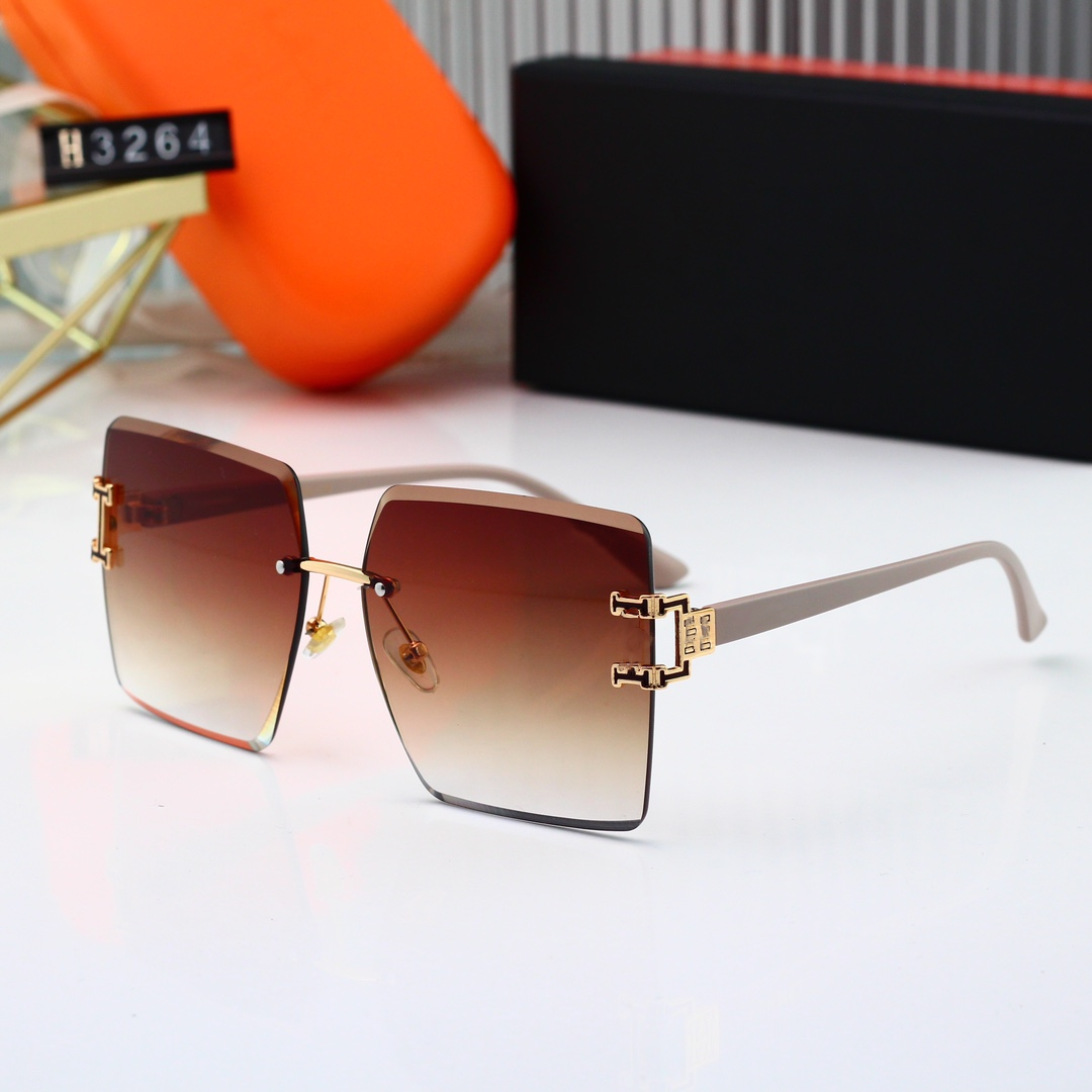 2023 Luxury Designer Brand Sunglasses Designer Sunglass Top Quality eyeglass Women Men Glasses Womens Sun glass UV400 lens Unisex With box 3264
2023 Luxury Designer Brand Sunglasses Designer Sunglass Top Quality eyeglass Women Men Glasses Womens Sun glass UV400 lens Unisex With box 3264
