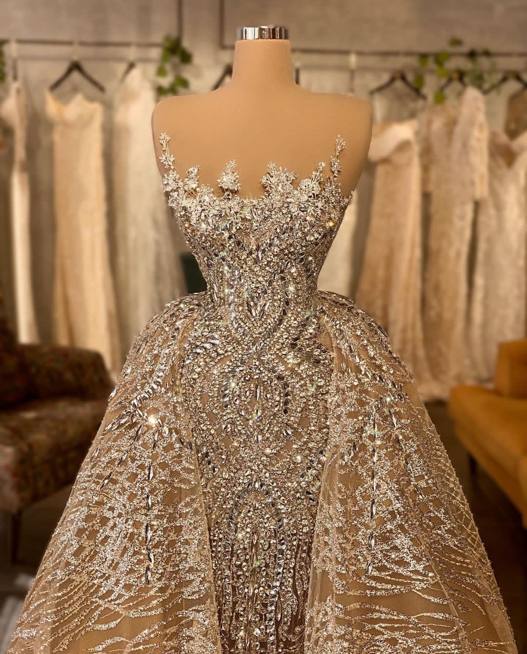 Exquisite Mermaid New Evening Dresses Bateau Sleeveless Strapless Lace Ruffles Sequins Appliques Beaded Detachable Train Celebrity Prom Dress Plus Siz