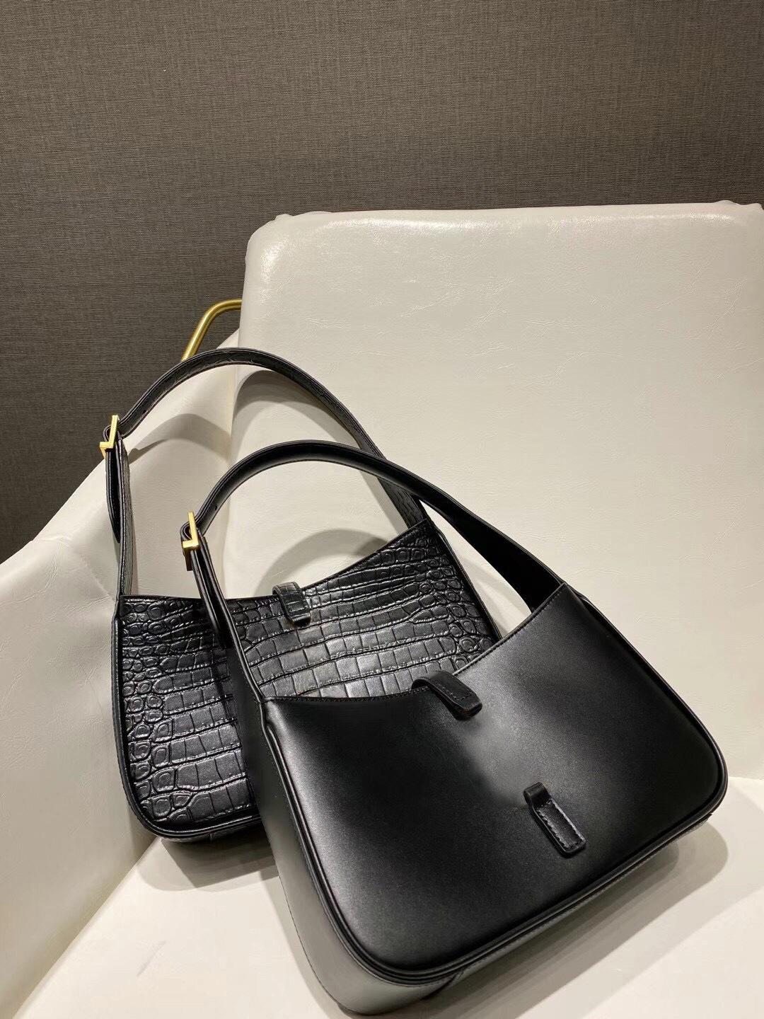 Women tote bags in black quilted lambskin Totes Large shopping Shoulders Famous shopper purse satchel Wallet attaches Handbags
Women tote bags in black quilted lambskin Totes Large shopping Shoulders Famous shopper purse satchel Wallet attaches Handbags