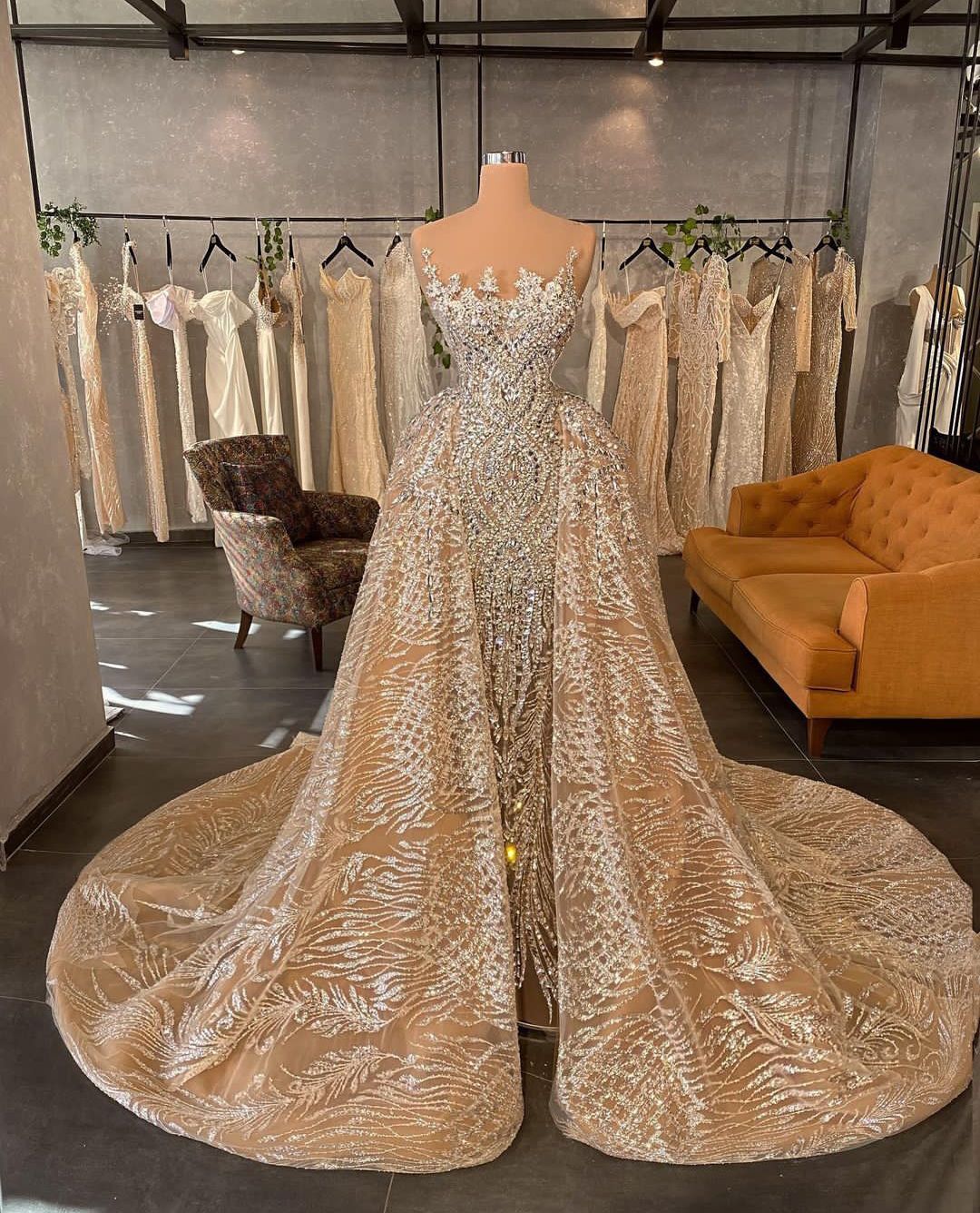 Exquisite Mermaid New Evening Dresses Bateau Sleeveless Strapless Lace Ruffles Sequins Appliques Beaded Detachable Train Celebrity Prom Dress Plus Siz