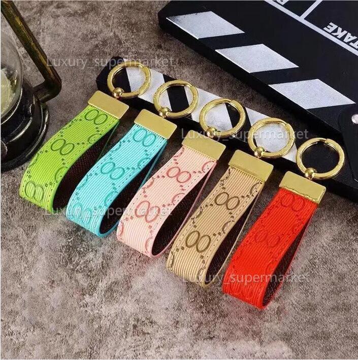 Keychain Brand Classic Old Flower Designer Mens Luxury Car Keyring Womens Fibbia Keychains Handmade Fashion Keychain Bags Pendant AAAAA06
Keychain Brand Classic Old Flower Designer Mens Luxury Car Keyring Womens Fibbia Keychains Handmade Fashion Keychain Bags Pendant AAAAA06