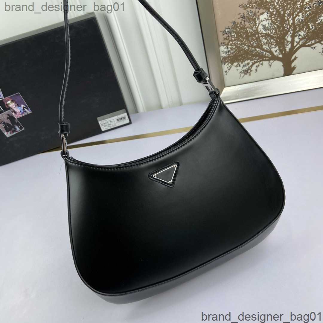 Clutch Bags 2023 Crossbody Bag Shiny Leather Handbag Messenger Handbag Shoulder Bag For Women Fashion Crescent Bag Handbag 121622H, Pink
Clutch Bags 2023 Crossbody Bag Shiny Leather Handbag Messenger Handbag Shoulder Bag For Women Fashion Crescent Bag Handbag 121622H, Pink