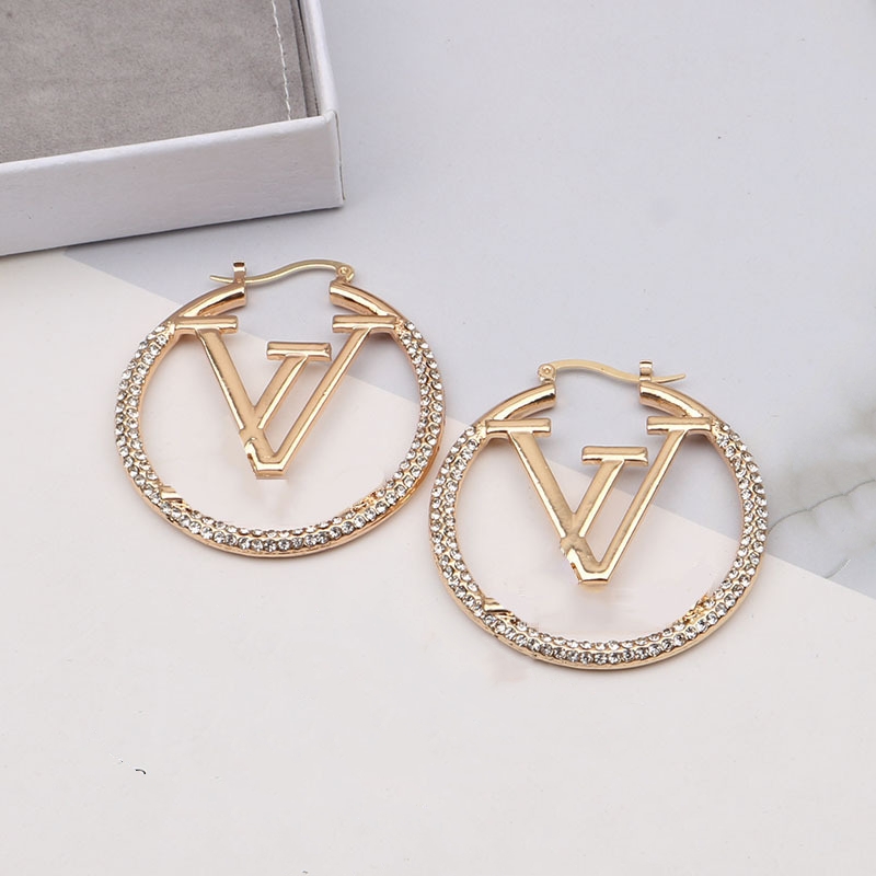Luxury Big Gold Hoop Earrings for Lady Women 4cm 5 cm Circle Girls Rhinestone Letter Ear Studs Design Wedding Jewelry Earring Valentines Day Gift Engagement for Bride
Luxury Big Gold Hoop Earrings for Lady Women 4cm 5 cm Circle Girls Rhinestone Letter Ear Studs Design Wedding Jewelry Earring Valentines Day Gift Engagement for Bride