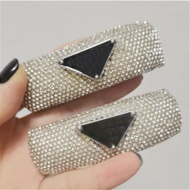 Designer hair clips letters barrettes luxury shining diamond acrylic classic hairs pins for girls women party jewelry gift
Designer hair clips letters barrettes luxury shining diamond acrylic classic hairs pins for girls women party jewelry gift