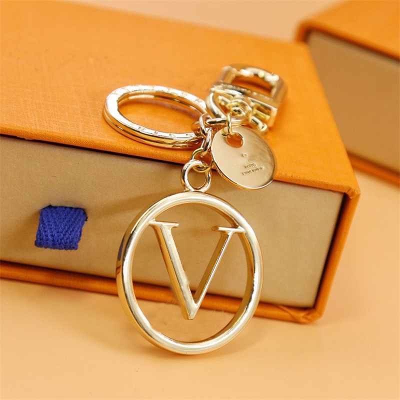 Designers Classic Alloy Stylish Key Buckle Portable Car Keychain With Letters Alloy Fashionable Handmade Key Chains For Womens Mens
Designers Classic Alloy Stylish Key Buckle Portable Car Keychain With Letters Alloy Fashionable Handmade Key Chains For Womens Mens