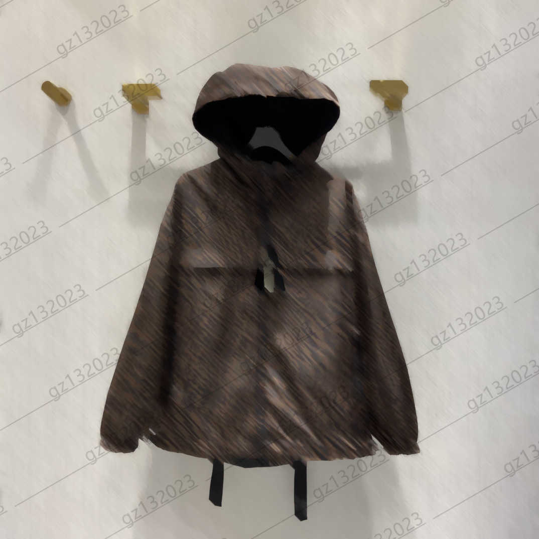 Womens Jacket Letter Jacquard Back Removable Backpack Loose Jackets Zipper Flap Hooded High Neck Reversible Coats Fashion Designer Joker Women Apparel
Womens Jacket Letter Jacquard Back Removable Backpack Loose Jackets Zipper Flap Hooded High Neck Reversible Coats Fashion Designer Joker Women Apparel