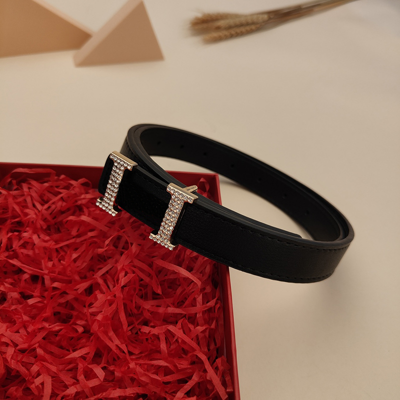 Men Designer Belt For Womens Genuine Leather Belts Classic Fashion Couple Belt Gold Letter Diamond Smooth Buckle Waistband 2212161QS, Black
Men Designer Belt For Womens Genuine Leather Belts Classic Fashion Couple Belt Gold Letter Diamond Smooth Buckle Waistband 2212161QS, Black