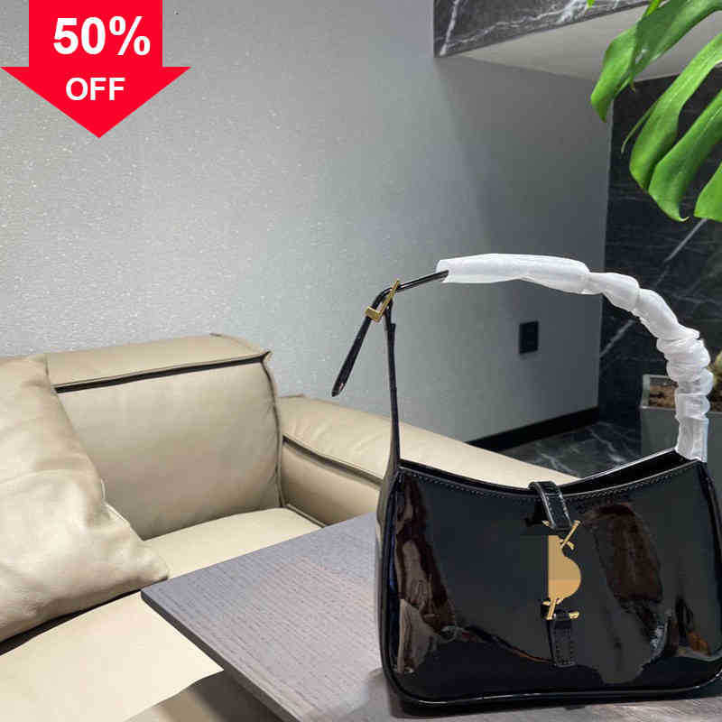 Designer Bags Tote 2023 New Leather Armpit Feeling One Shoulder Portable Versatile French High-grade Trend Women's Bag, Sky blue
Designer Bags Tote 2023 New Leather Armpit Feeling One Shoulder Portable Versatile French High-grade Trend Women's Bag, Sky blue