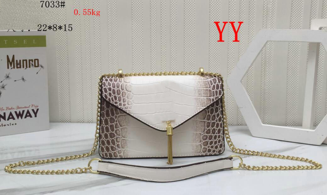 Designer Crossbody Handbags With dust bag luxury sheepskin caviar metal chain tassel gold tote Handbag Leather Flip cover Shoulder Bags, White
Designer Crossbody Handbags With dust bag luxury sheepskin caviar metal chain tassel gold tote Handbag Leather Flip cover Shoulder Bags, White
