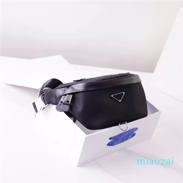 Luxury Designer Packs Bum Bag Women Men Triangle Bumbags Fashion Body Shoulder Waist Bags Temperament P Bum Cross Fanny Pack