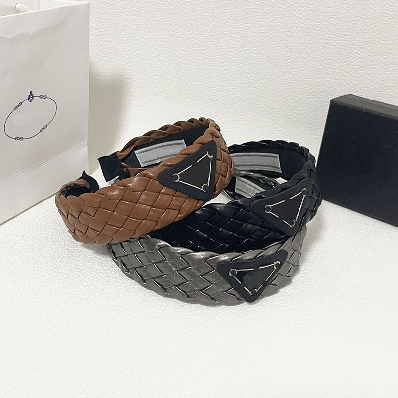 Luxury Designer Headbands Women Solid Color Brand French leather weaving Hairband High Sense Autumn Sport Wide Edge Turban Headwraps for Hat Accessories Gifts, Brown
Luxury Designer Headbands Women Solid Color Brand French leather weaving Hairband High Sense Autumn Sport Wide Edge Turban Headwraps for Hat Accessories Gifts, Brown