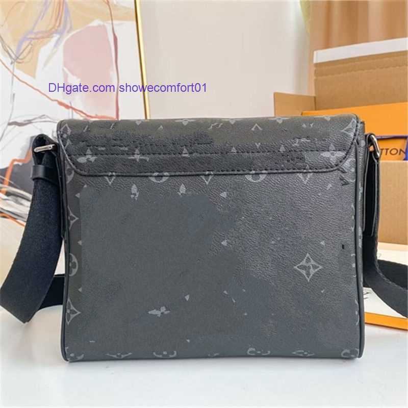 showecomfort01 2022Handbags Men Leather Outdoor Messenger Bags Luxury Shoulder Bag Designer Handbag Tote Mans camera bagss Bright colors sport handbag, 3#
showecomfort01 2022Handbags Men Leather Outdoor Messenger Bags Luxury Shoulder Bag Designer Handbag Tote Mans camera bagss Bright colors sport handbag, 3#