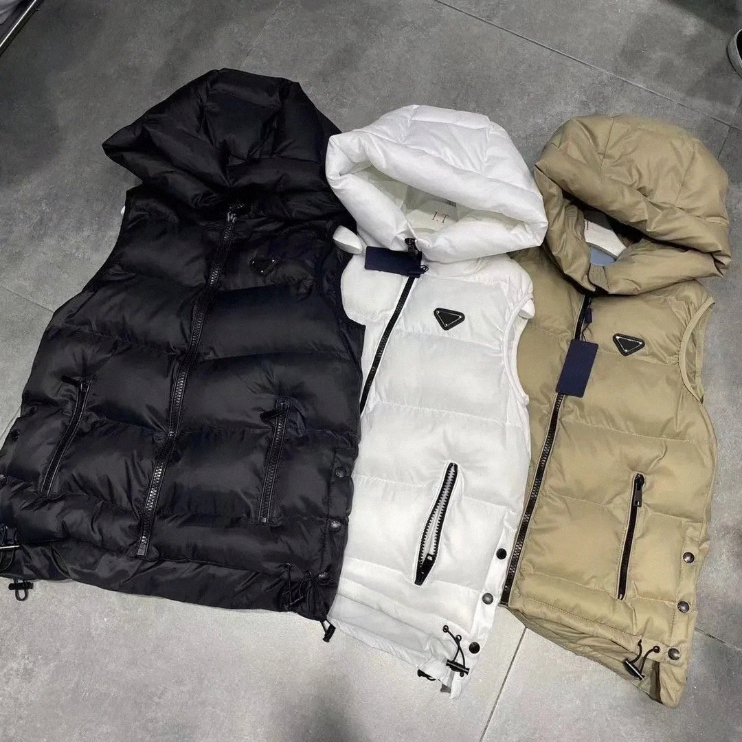 Designer Hoodie Men Pradas Jacket Triangle Vests Hooded Same Style Women Collar Sleeveless Duck Down Loose oversize Cotton Giubbotto 2XL 3XL
Designer Hoodie Men Pradas Jacket Triangle Vests Hooded Same Style Women Collar Sleeveless Duck Down Loose oversize Cotton Giubbotto 2XL 3XL