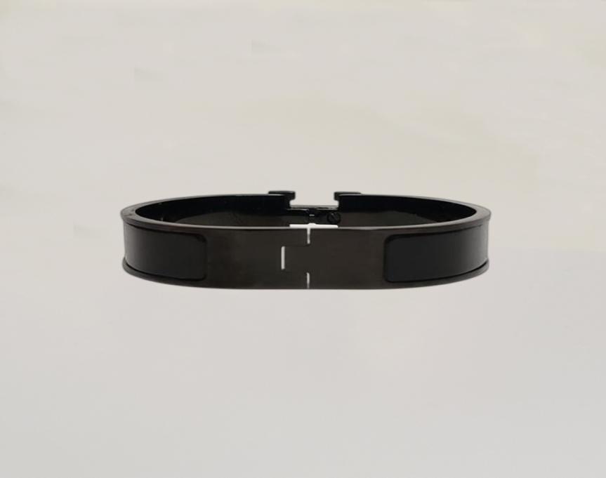 Designer H Bangle Men Women Black Letter Bracelets Luxury Design Jewelry Colorfast Hypoallergenic2710304
Designer H Bangle Men Women Black Letter Bracelets Luxury Design Jewelry Colorfast Hypoallergenic2710304