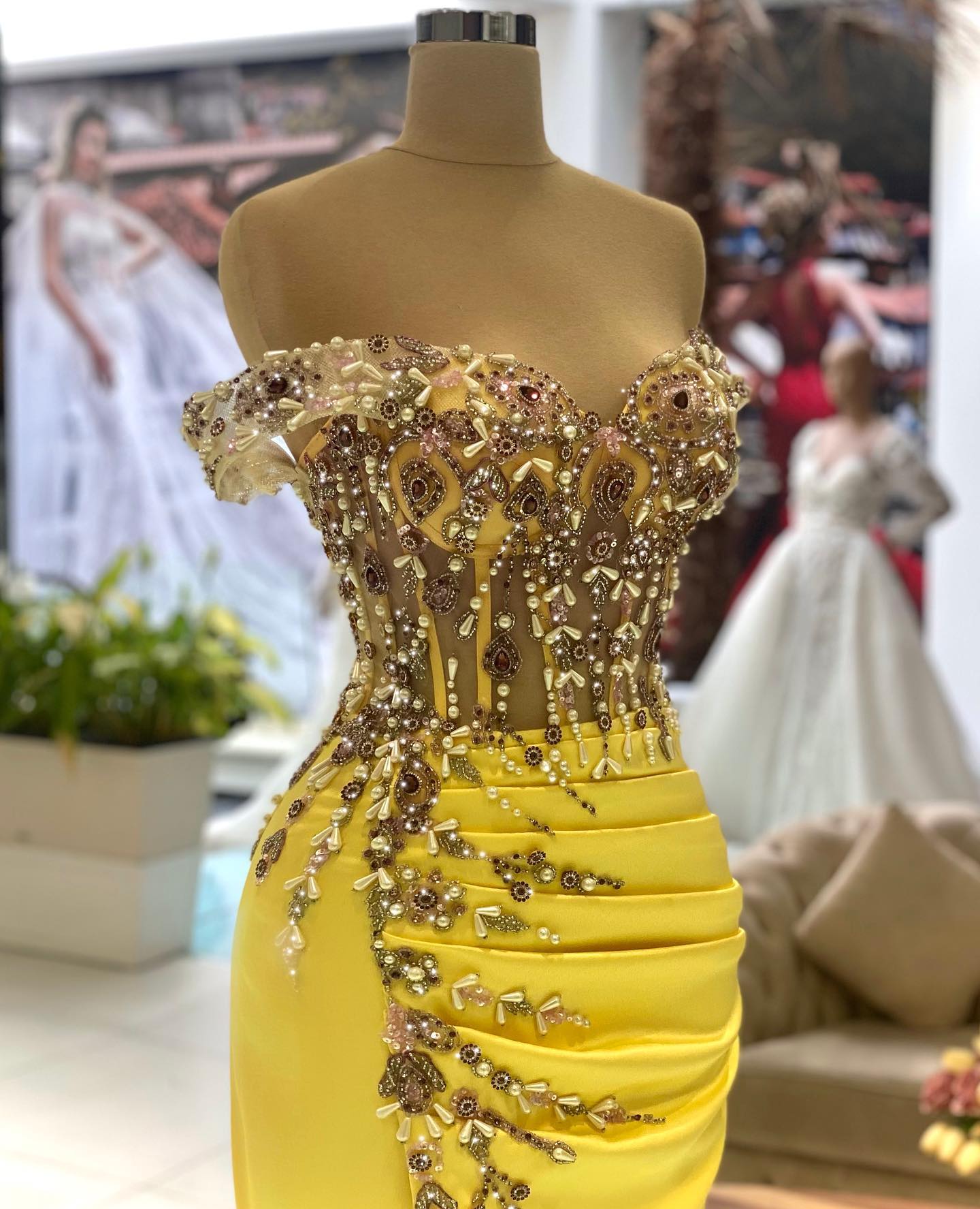 Yellow Mermaid Prom Dresses Side Split Beaded Evening Gowns Pearls Sweep Train Satin Off The Shoulder Neckline Special Occasion Formal Wear