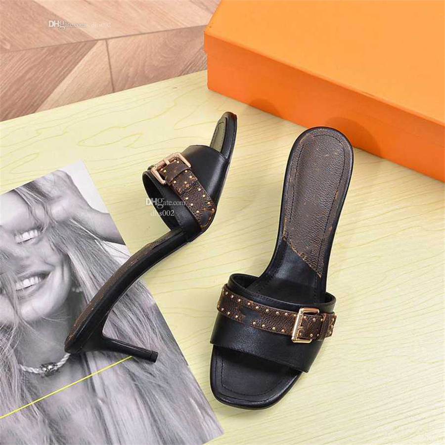 Luxury Designer woman Heels Sandals Louiseity Leather Women Slide Sandal Platform Slipper Chunky Heel height Shoes Embossed Flip Flops Viutonity SDGXC
Luxury Designer woman Heels Sandals Louiseity Leather Women Slide Sandal Platform Slipper Chunky Heel height Shoes Embossed Flip Flops Viutonity SDGXC