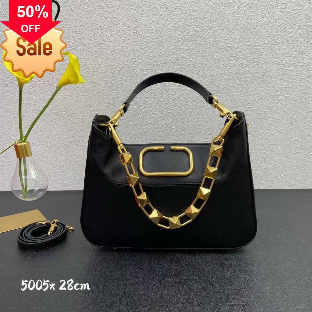 Designer Bags Metal Punk Style Underarm Leather Women Versatile Rivet Chain One Shoulder Hand Leisure Dumpling Tote Factory Direct Sale Promotion Evening Clutches, Black
Designer Bags Metal Punk Style Underarm Leather Women Versatile Rivet Chain One Shoulder Hand Leisure Dumpling Tote Factory Direct Sale Promotion Evening Clutches, Black