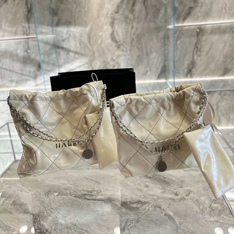 Womens Designer Oil Wax 22 Shopping Bags Real Leather Calfskin Quilted Gold/Silver Metal Hardware Matelasse Chain Shouler Purse Large Capacity Handbags 35CM 38CM, Box
Womens Designer Oil Wax 22 Shopping Bags Real Leather Calfskin Quilted Gold/Silver Metal Hardware Matelasse Chain Shouler Purse Large Capacity Handbags 35CM 38CM, Box