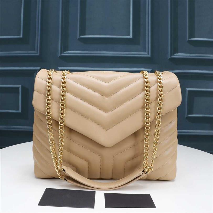 Top quality Designer LOULOU Shoulder Bag Matelasse Calfskin Y-Quilted Overstitching Leather And Grosgrain Lining Large-capacity Me225A, Black silver chain
Top quality Designer LOULOU Shoulder Bag Matelasse Calfskin Y-Quilted Overstitching Leather And Grosgrain Lining Large-capacity Me225A, Black silver chain