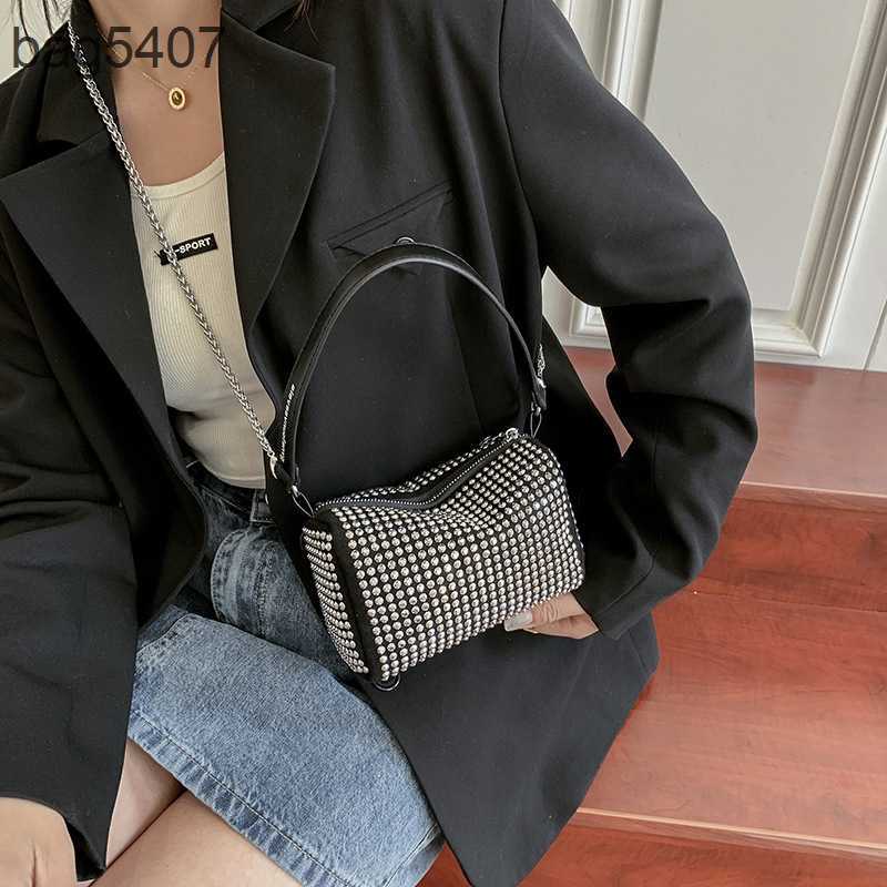 2023 Women's Diamond Bag 70% Discount Wholesale Retail Texture This Year's New Fashion Underarm Qingxin Single Shoulder Cross, Black10
2023 Women's Diamond Bag 70% Discount Wholesale Retail Texture This Year's New Fashion Underarm Qingxin Single Shoulder Cross, Black10