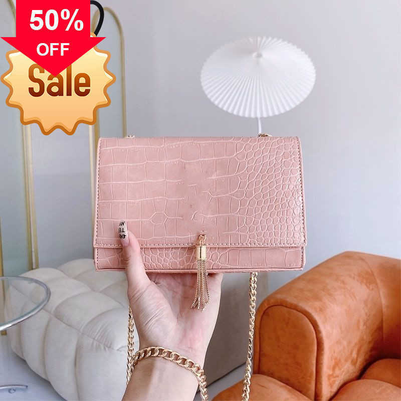 Luxury Handbags Designer Handbags Senior Women's Shoulder Bag 2023 Fashion 100 Match Trend Western Style Underarm Square Bags Factory Direct Sales, Black
Luxury Handbags Designer Handbags Senior Women's Shoulder Bag 2023 Fashion 100 Match Trend Western Style Underarm Square Bags Factory Direct Sales, Black