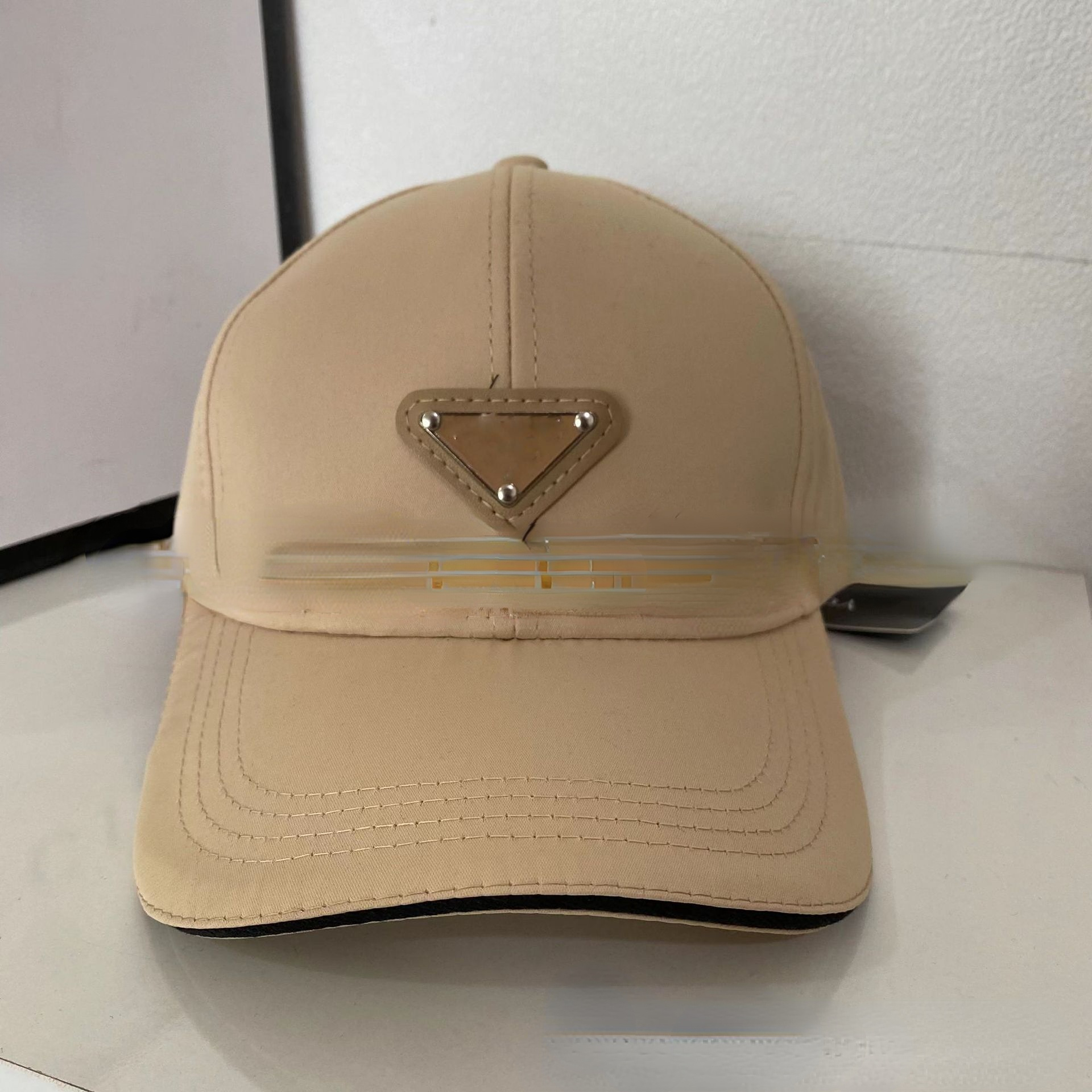 Designer Inverted Triangle Standard Hard Crown Baseball Cap Men's and Women's Fashion Casual Peaked Caps Korean Travel All-Match Sun Protection, Aspic
Designer Inverted Triangle Standard Hard Crown Baseball Cap Men's and Women's Fashion Casual Peaked Caps Korean Travel All-Match Sun Protection, Aspic