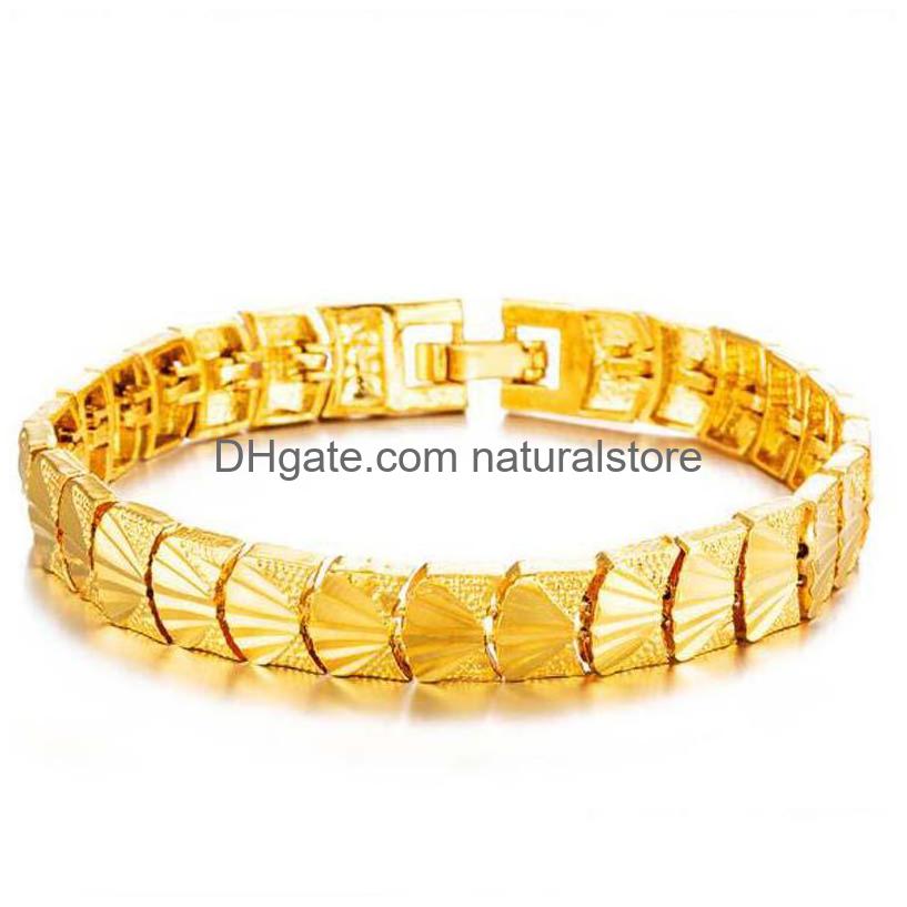 Cuff Romantic Heart Bracelet Gift For Love 18K Gold Plated Carving Wristband Chain Fashion Accessories Drop Delivery Jewelry Bracelet Dhqtv
Cuff Romantic Heart Bracelet Gift For Love 18K Gold Plated Carving Wristband Chain Fashion Accessories Drop Delivery Jewelry Bracelet Dhqtv