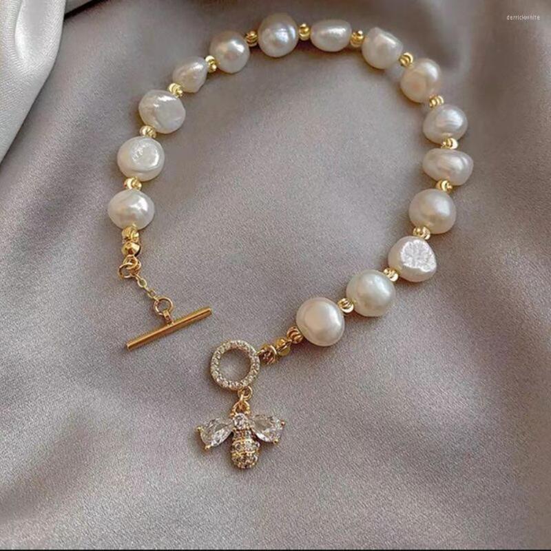 Link Bracelets Pearl Micro-Inlaid Zircon Bee Bracelet High-End Light Luxury Ins Fashion Simple Hand Jewelry For Girlfriends
Link Bracelets Pearl Micro-Inlaid Zircon Bee Bracelet High-End Light Luxury Ins Fashion Simple Hand Jewelry For Girlfriends