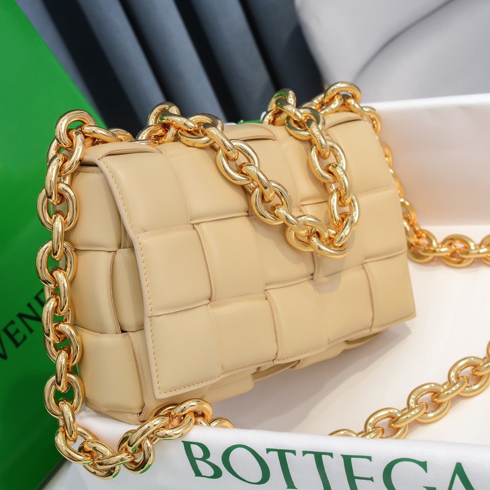 Ladies Handbag Luxury designer handbags Classic Shoulder bags Totes Leather Purses High Capacity shape Rhombic Grid Diagonal stripes Original single quality nice, 03 26*18*8cm
Ladies Handbag Luxury designer handbags Classic Shoulder bags Totes Leather Purses High Capacity shape Rhombic Grid Diagonal stripes Original single quality nice, 03 26*18*8cm