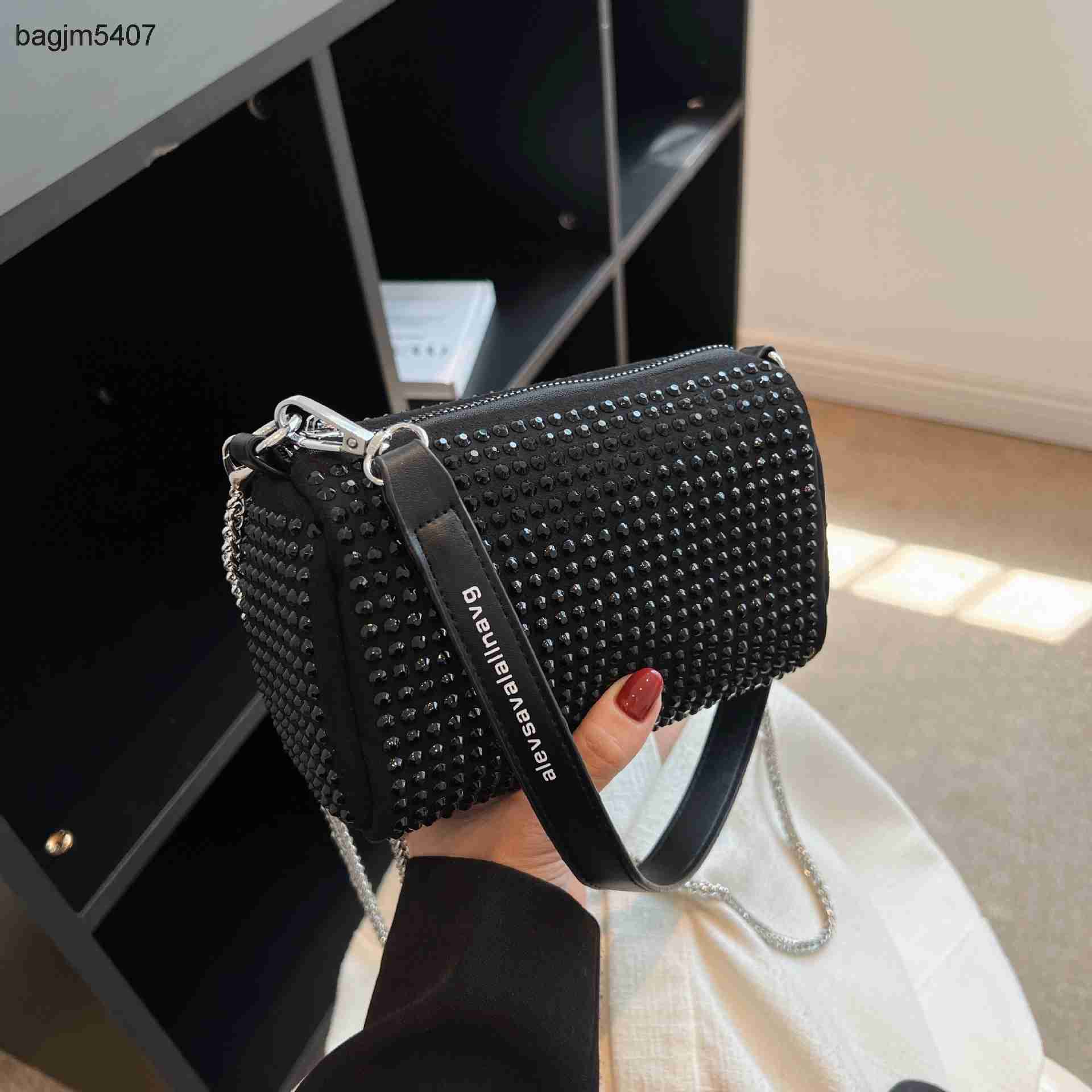 Design of the Diamond Bag 80% Discount Wholesale and Retail Fashion Texture Pillow New Women's Small Chain Handbag One Shoulder, Black7
Design of the Diamond Bag 80% Discount Wholesale and Retail Fashion Texture Pillow New Women's Small Chain Handbag One Shoulder, Black7