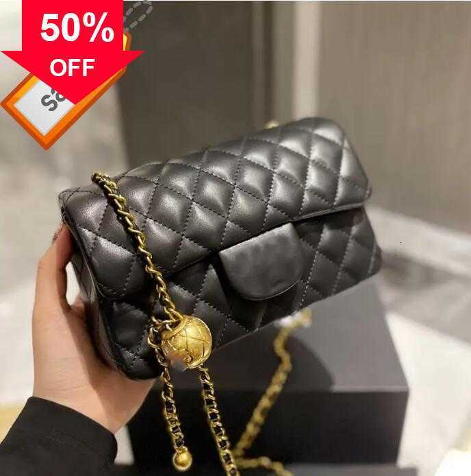 Designer Bags 2023 Handbag Shoulder Chain Bag Clutch Flap Tot Wallet Check Velour Thread Purse Double Letters Solid Hasp Waist Square Strip Factory Direct Sale
Designer Bags 2023 Handbag Shoulder Chain Bag Clutch Flap Tot Wallet Check Velour Thread Purse Double Letters Solid Hasp Waist Square Strip Factory Direct Sale